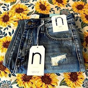 NWT pink lily distressed boyfriend size3/25